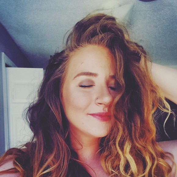 Meet your Posher, Ashley - Picture 1 of 1